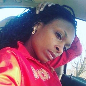 Meet your Posher, Claudia